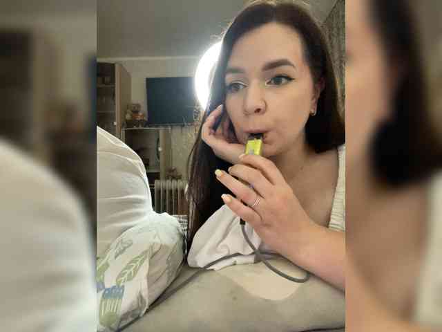 Hellmor (22, White Live Couple) performing squirt.