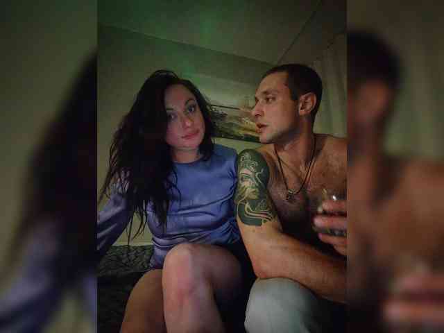 Aleksatop (28, White Live Couple) performing squirt.
